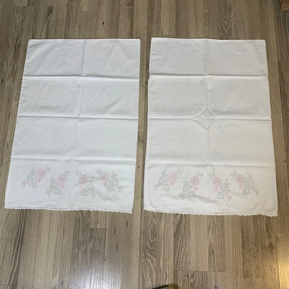 Vintage Hand Embroidered‎ Floral Pillowcases Set of 2 Pink Cottagecore 30x20